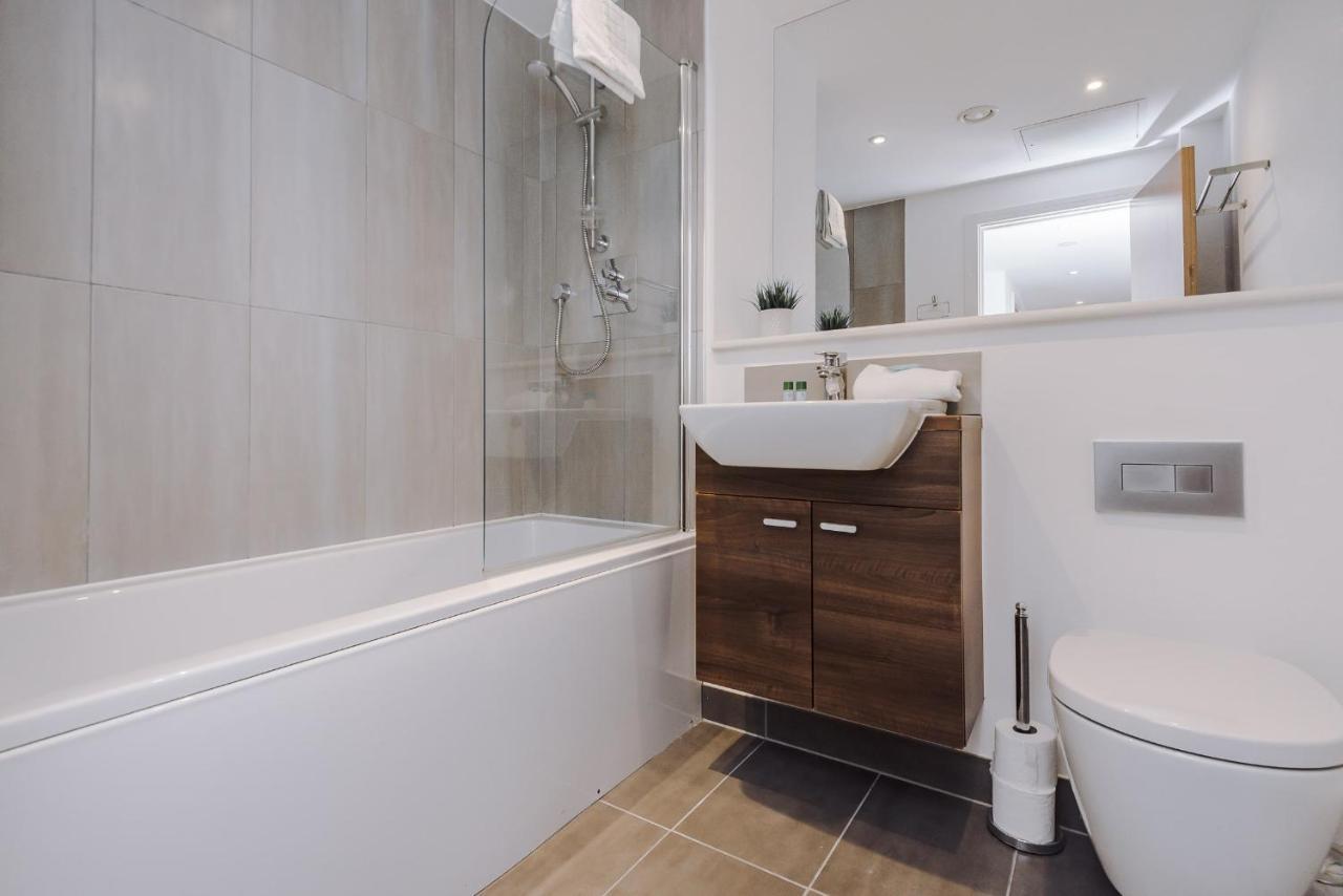 Host & Stay - Waterfront Penthouse 리버풀 외부 사진